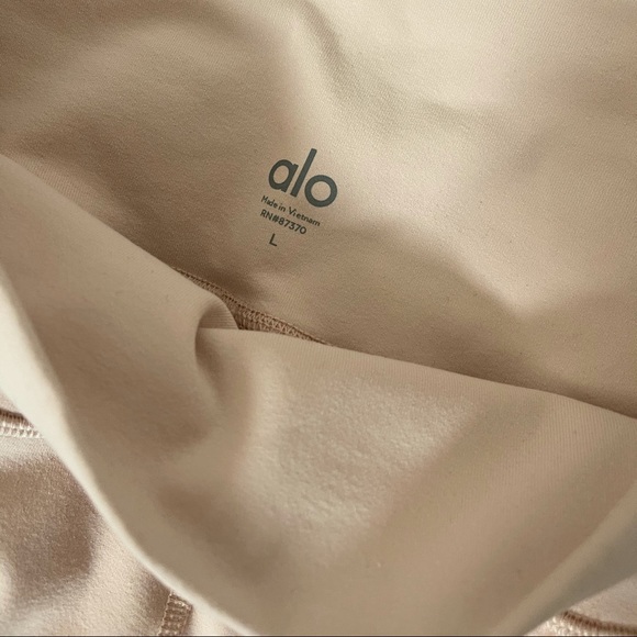 Alo lace leggings new ** - Picture 2 of 5